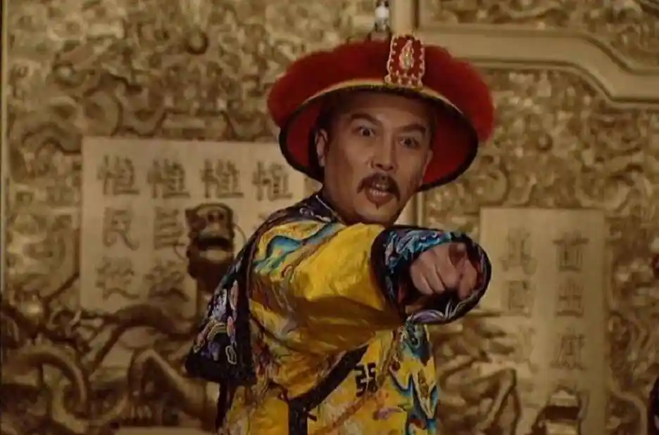 雍正落下序幕雍正登基,虽然取得了九王夺娣胜利,但是其他阿哥们,纷纷