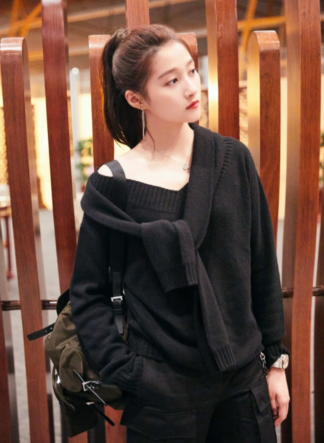 关晓彤愈发美艳,生活照大胆秀出来,路人却喊话不能接受