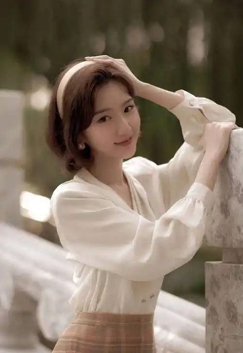 复古风太好看了毛晓彤甜蜜的笑容温婉可人又俘获了谁的芳心