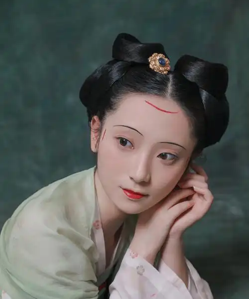 唐代女子真实的妆容是这样的,精致又娇媚,看完你能接受吗?