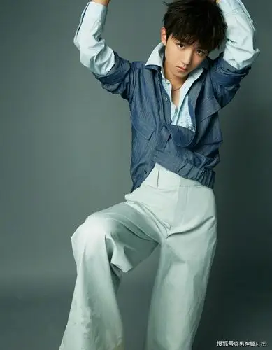 王俊凯高光穿搭合集盘点原来清新又沉稳的风格长这样