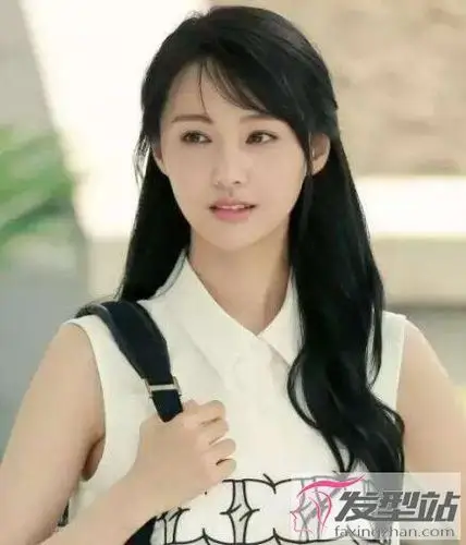 郑爽斜刘海发型