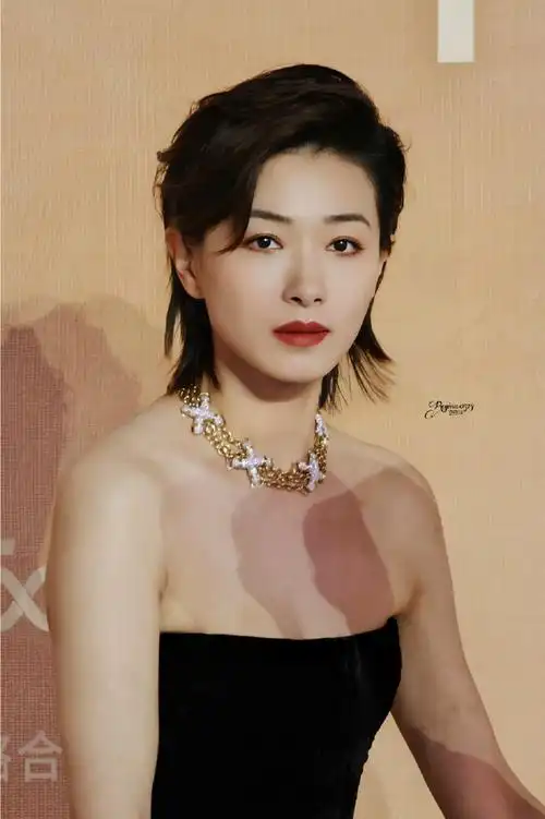 啊啊啊啊啊啊姐姐礼服好贵气!啊啊啊啊啊啊@万茜