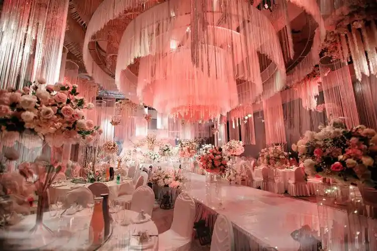 粉色梦幻大气婚礼