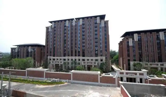 蔡徐坤北京豪宅曝光,房子是粉红色的,网友:娱乐圈的钱真好赚!