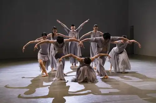 雷动天下现代舞《我本楚狂人》剪影