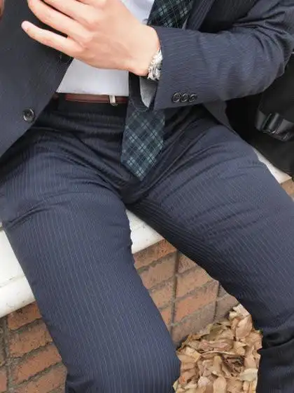 1415-又见西裤门:腰带的皮革和金属,裤门的线条和昂然,裤料的贴切与