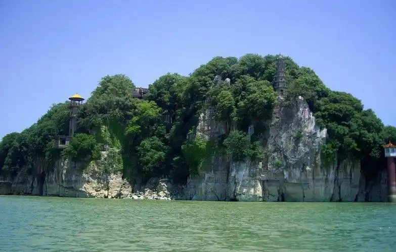 (一) 【石钟山】位于江西省九江市湖口县,长江与鄱阳湖交汇处.