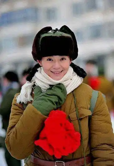 张译妻子罕见曝光,皮肤白皙身材纤细,俩人相守14年,无儿无女_初恋