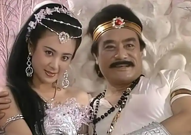 封神演义中有这样一段描述,说纣王在三月十五日,听了宰相商容的奏本