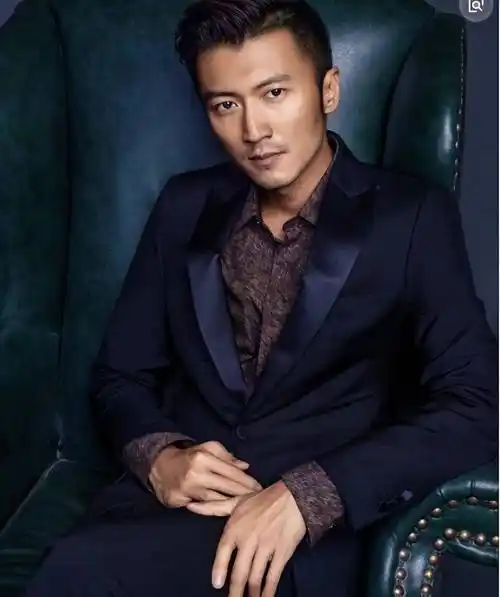 42岁谢霆锋近照太帅气!