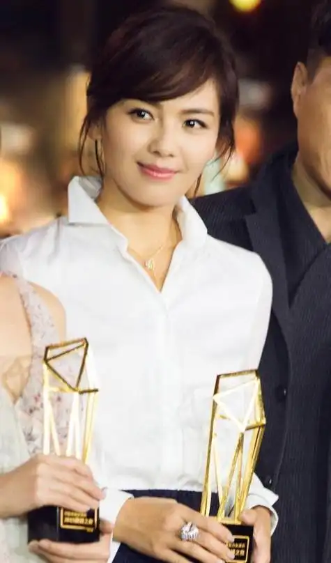 事实证明国民女神刘涛已经走上了另外一条不归路