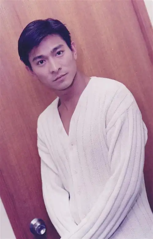 原创刘德华娶首富千金小姨子和何超盈是闺蜜小舅子地位堪比王思聪