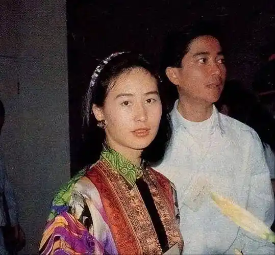 何超琼和陈百强的虐恋:你悲痛送我出嫁,我不顾流言蜚语为你扶灵