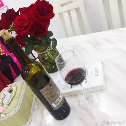 有时候晚上还会小喝一口红酒