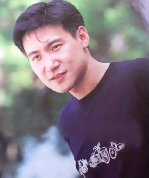 除了在音乐方面成就很高,张学友在影视方面也颇有建树.