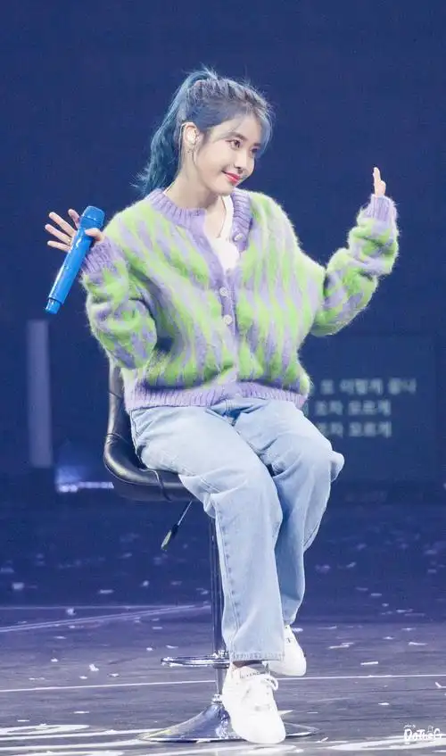 有没有iu演唱会壁纸类似的有没有iu演唱会壁纸类似的