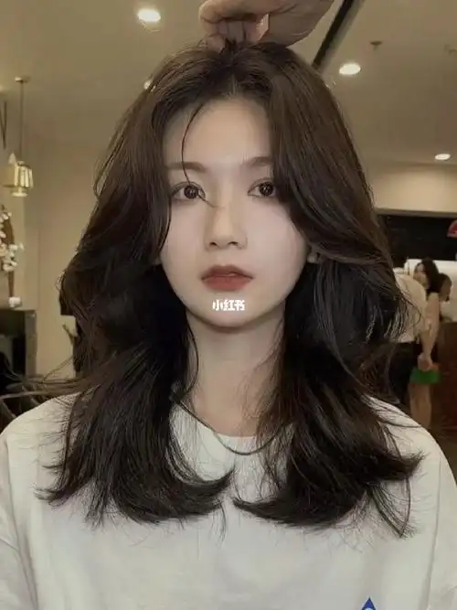 烫发适合方脸的卷发脸大烫发卷发适合什么样的刘海方圆脸卷发自然卷