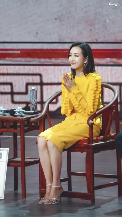 王鸥一字带高跟鞋