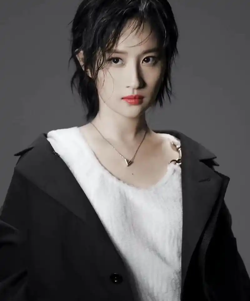 卷发和短发的刘亦菲都驾奴得住#明星热点我来聊