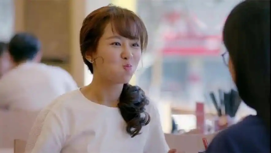 《欢乐颂》邱莹莹:一个让人又气又心疼的小蚯蚓,奔跑吧!