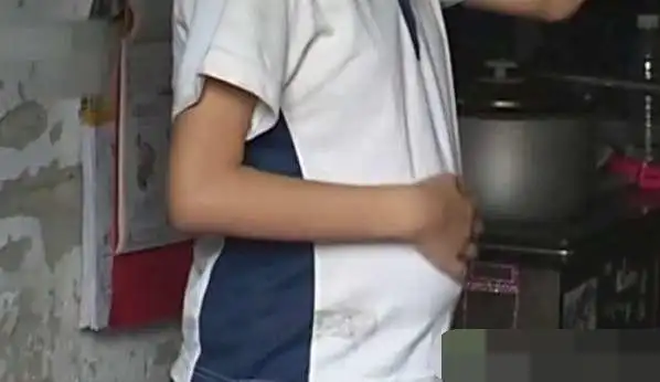 12岁女学生怀孕8个月 父母整天以泪洗面