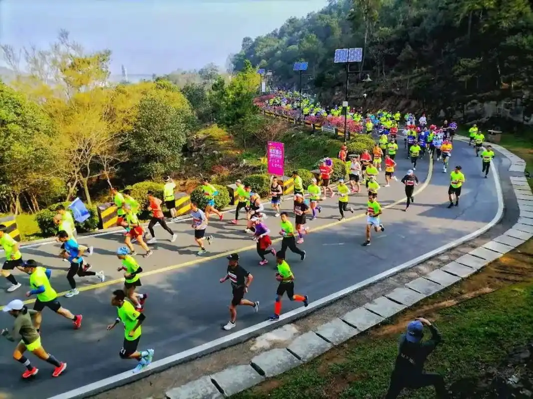 国内首马美溧开跑2021南京溧水山地半程马拉松赛圆满落幕