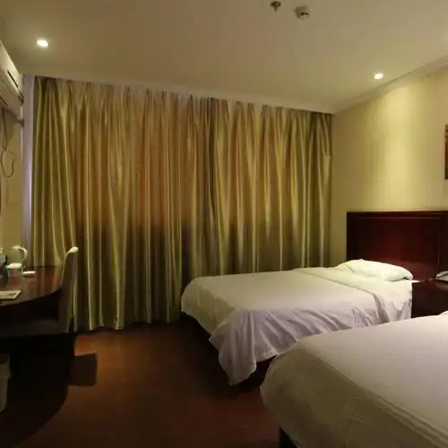 火车东站附近宾馆