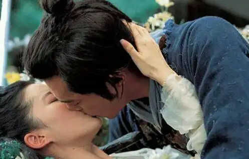 【娱乐八卦】刘亦菲吻戏盘点