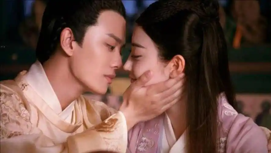 原创都说任嘉伦该长点心了其实已婚已育的他活得比谁都清醒