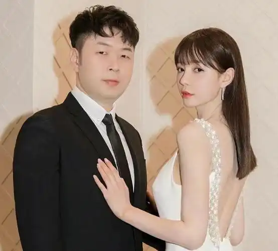 杜海涛整容式暴瘦,与沈梦辰牵手出镜,两人的感情有太多波折