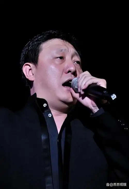 韩磊,1968年出生于内蒙古呼和浩特,中国著名男歌手.