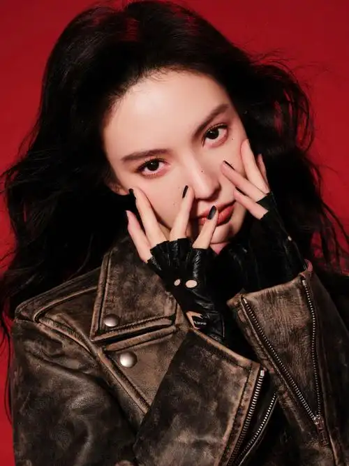 金晨皮衣红裙机车大片##金晨红裙机车氛围感大片