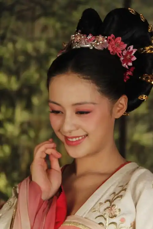 2011年,《梦回唐朝》中武则天的扮演者——王力可,这个片子刚拍完