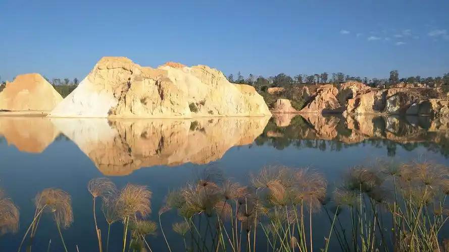 五龙湖的奇观异景