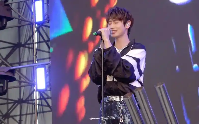 ak刘彰广州国潮音乐节lovemeloveme直拍focus20211204