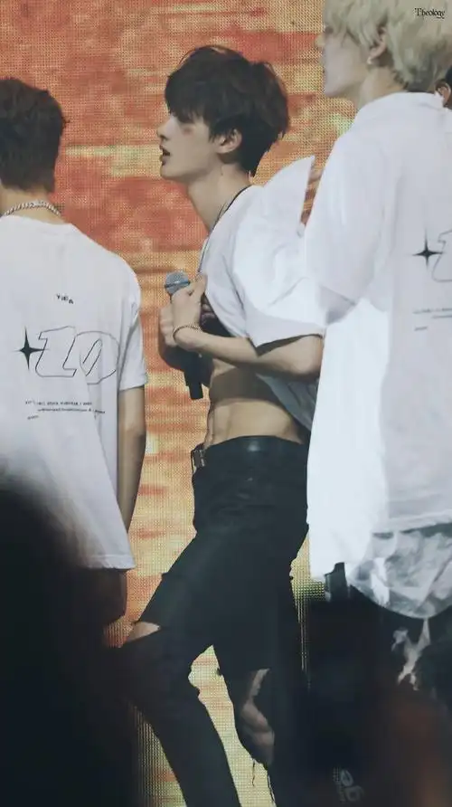 朱正廷的腹肌是真的吗