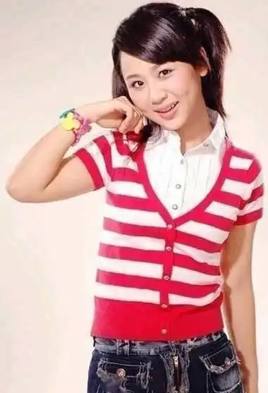 杨紫小时候竟然这么卡哇伊果然优秀的人每一个年龄段都好看