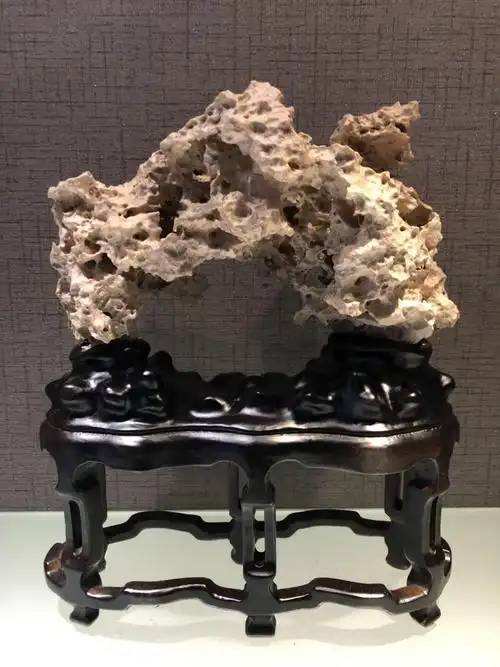 太湖石又添新成员一一印尼:玲珑石