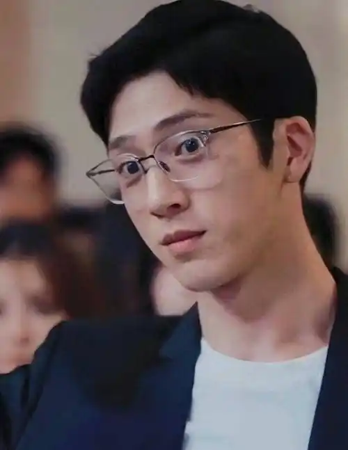 井柏然新剧《新生》女三竟是于馨老师,还演过《星汉灿烂》三叔母