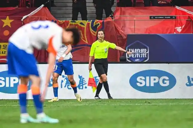 对话首位中超女裁判首秀打75分目标执法男足世界杯