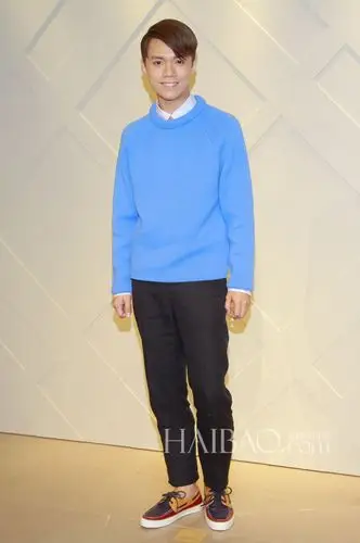 亚洲男明星一周着装搭配:帅锅成群黑调搭配轮流"装"型_服装人物_中国