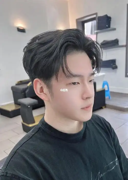 男士韩款纹理中分78