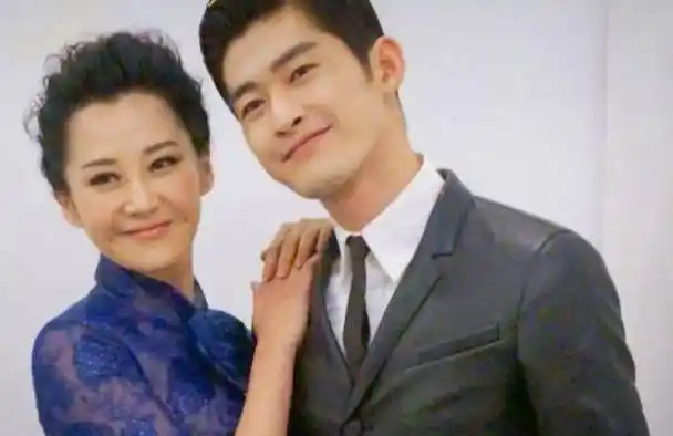 张翰_餐车_粉色