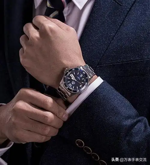 戴手表戴哪只手,男生的手表都是戴哪只手?