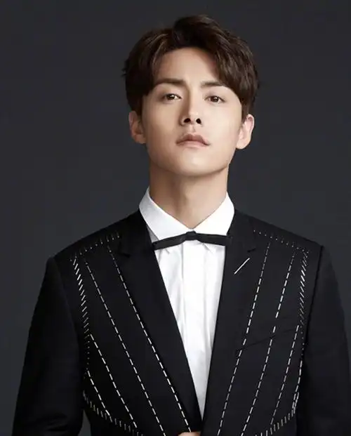 男神马天宇最新帅气西装写真高清图片