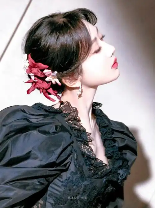 杨紫时尚芭莎封面预告##valentino品牌代言人杨紫##杨紫国色芳华