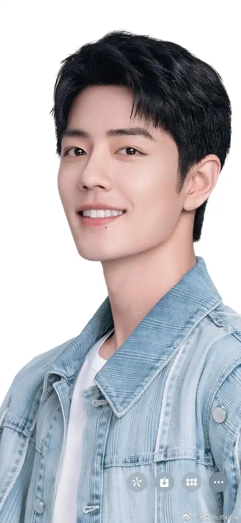 肖战分享一些甜甜的微笑暖暖的笑容