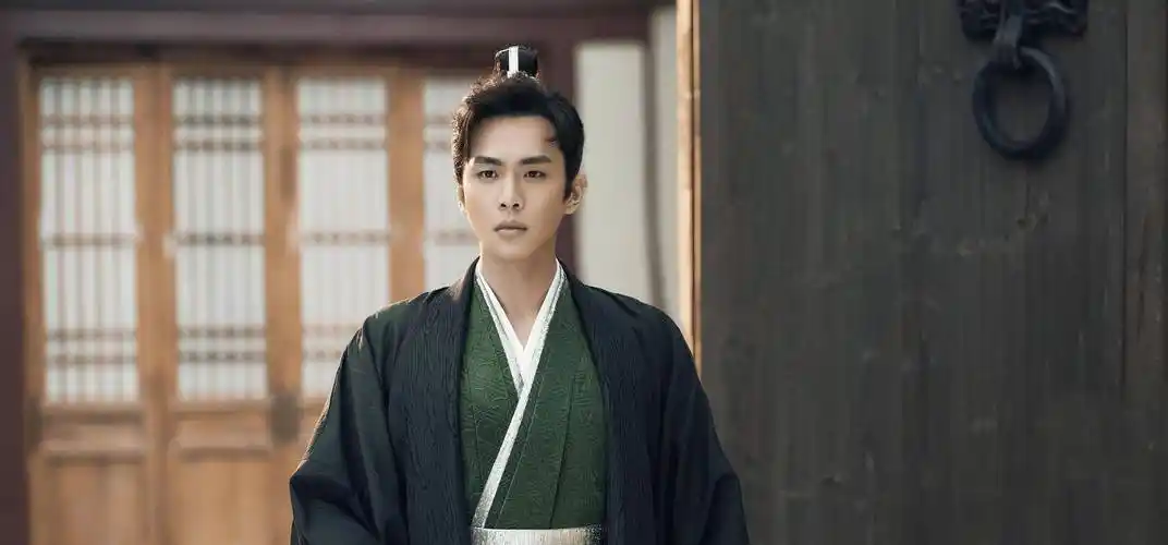 张若昀新剧来袭,挑战儒雅浪荡双面人设,搭档00后小花,让人心动_戏剧