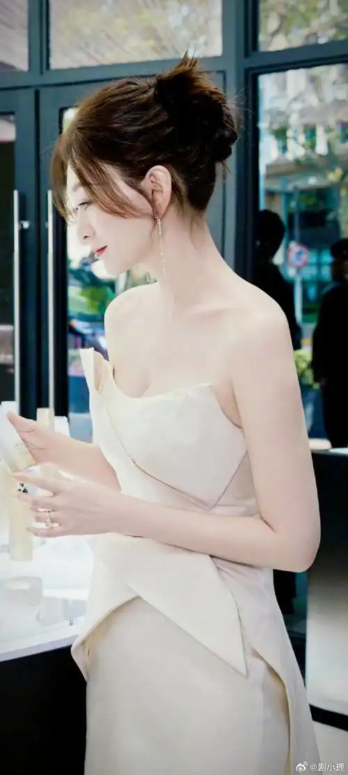 李小冉真的白阿